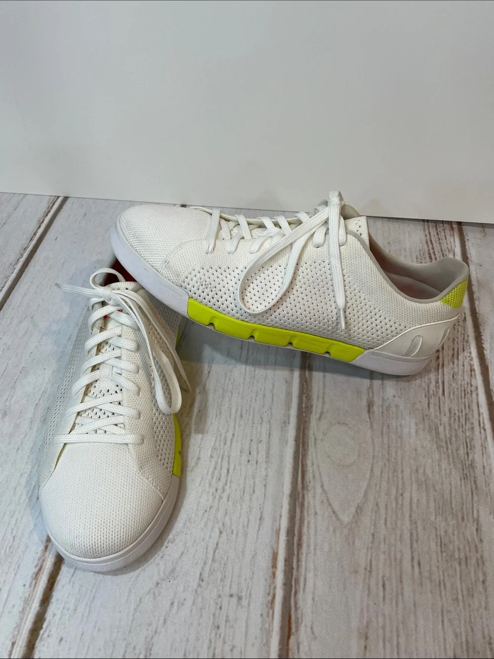 SWIMS Mesh Water Sneakers Mens 8.5 Neon Yellow Washable Lightweight Lace up